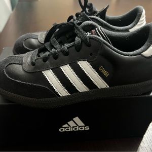 Adidas Samba Classic Youth Size 4.5 Like new